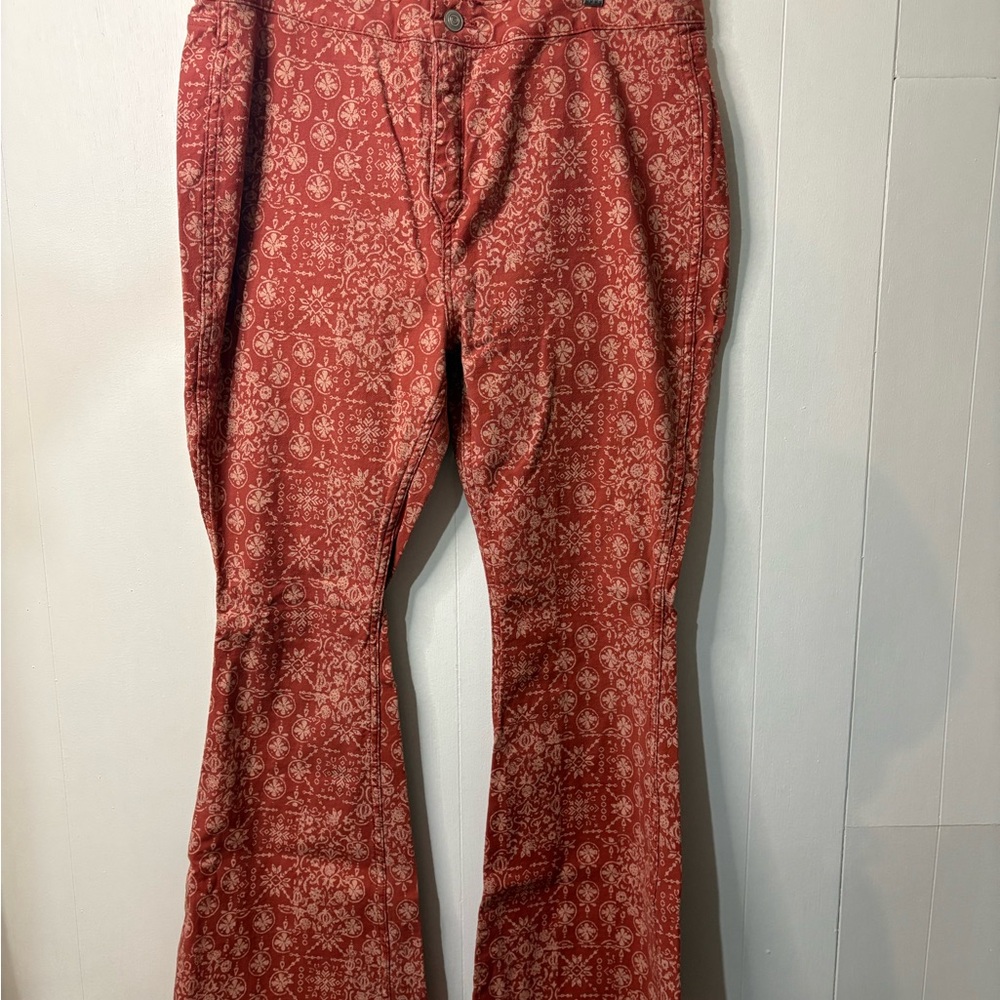 Rock & Roll Cowgirl Red Floral Boot Cut Pants